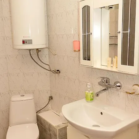 *bright & Cozy* 2bd Flat With A Cute Balcony *