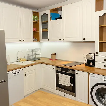*bright & Cozy* 2bd Flat With A Cute Balcony Апартамент