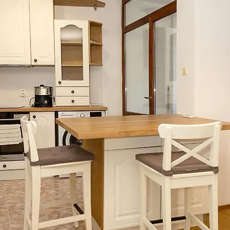 *bright & Cozy* 2bd Flat With A Cute Balcony Апартамент