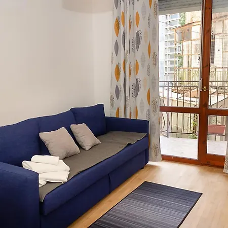 *bright & Cozy* 2bd Flat With A Cute Balcony Варна